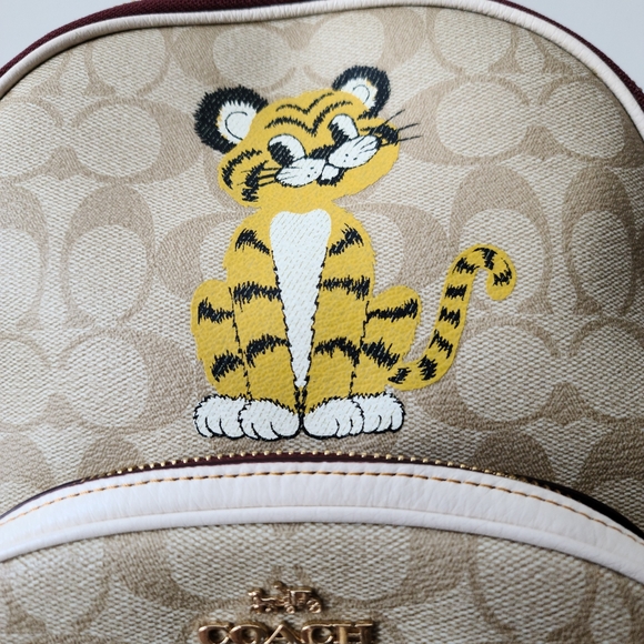 Coach Court Backpack in Signature Canvas/Leather With Tiger - Picture 4 of 10